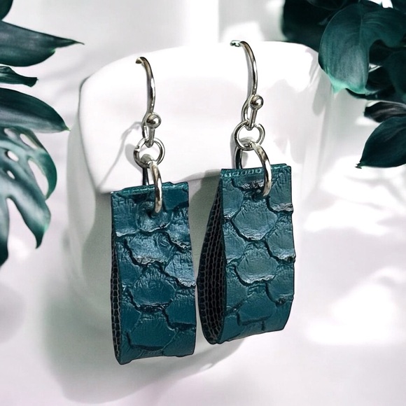 5 For $25💫Turquoise Snake Skin Dangles Earrings - Picture 1 of 6